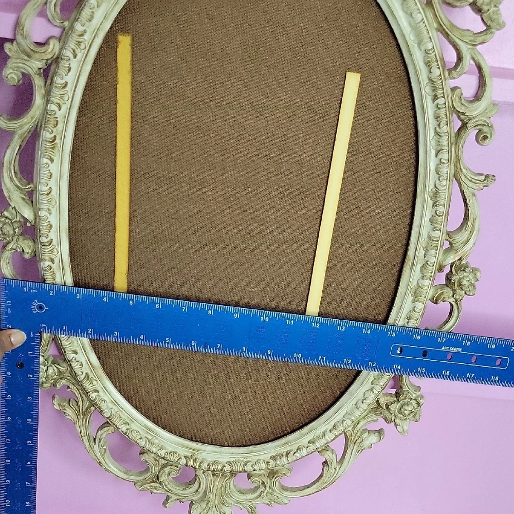 Elegant Vintage-Style Oval Wall Mirror